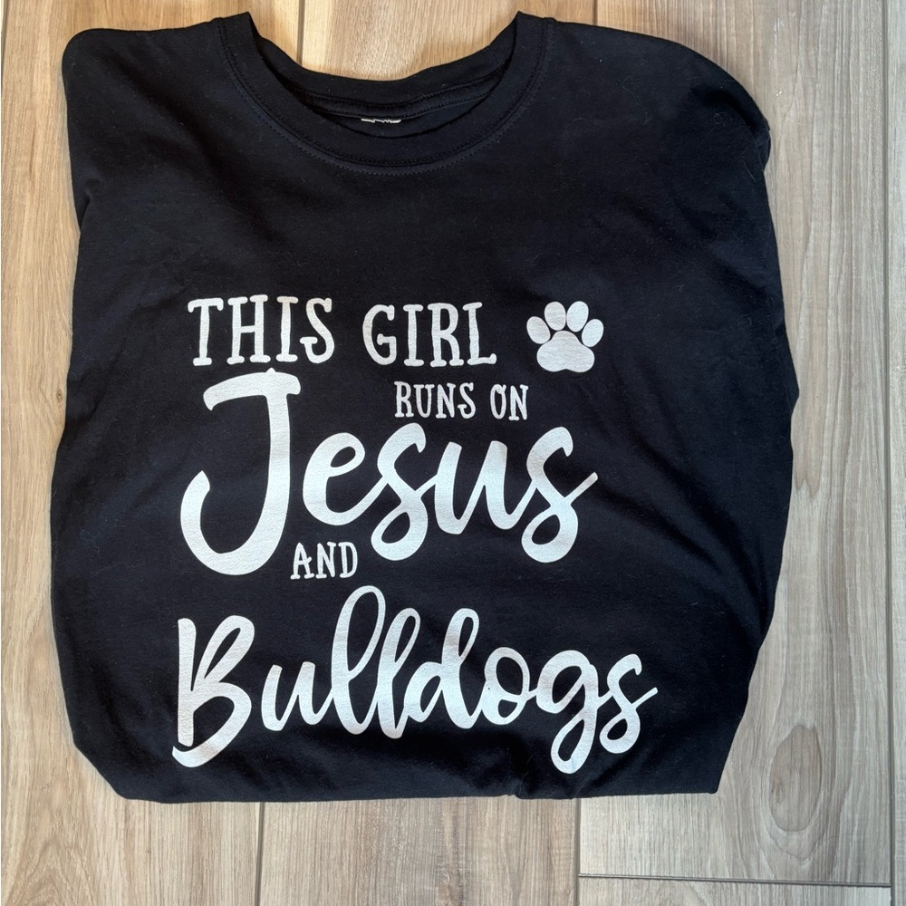 Women’s bulldog tshirt